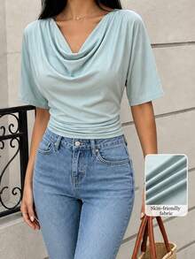 Modelyn Top de manga corta con cuello drapeado y brillo, camiseta elegante de corte corto con cintura plisada de lujo para mujer - Verde - Ver 6