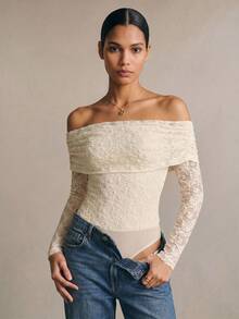 Poéselle Body de manga larga con hombros descubiertos, con volantes y estampado floral en malla con efecto flockado para mujer - Blanco - Ver 2