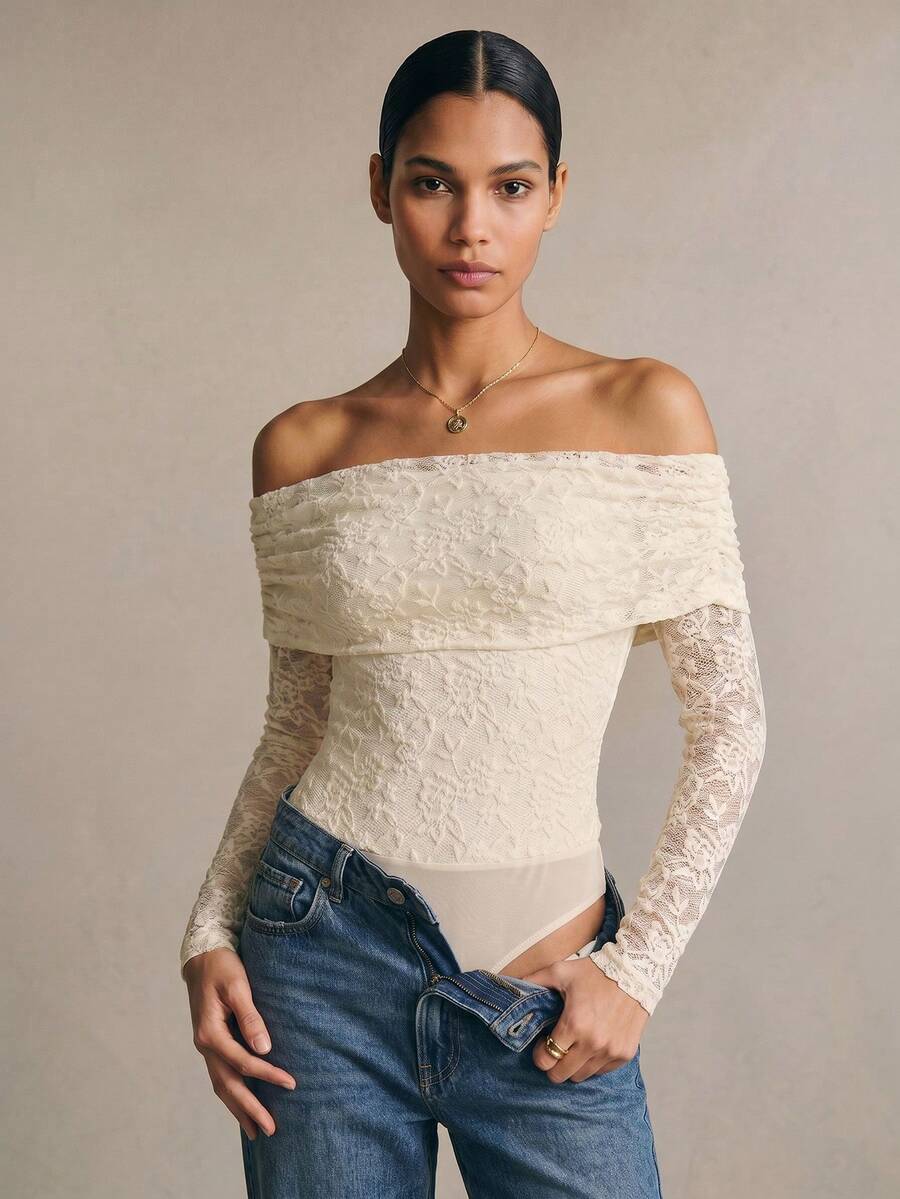 Poéselle Body de manga larga con hombros descubiertos, con volantes y estampado floral en malla con efecto flockado para mujer