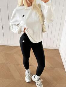 SHEIN EZwear 女款休閒馬術印花長袖T恤與內搭褲套裝 - 黑與白 - 查看 7