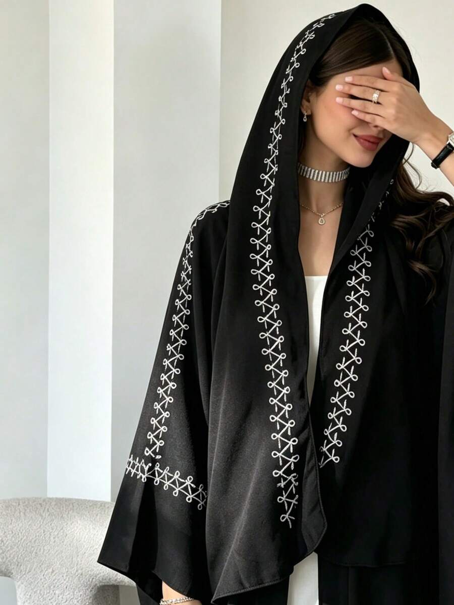 Al Najma 女款優雅圖案印花寬鬆連帽外套 - 黑色 - 查看 1