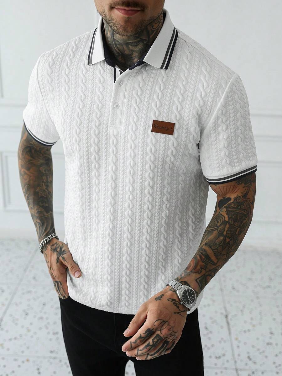 Manfinity CasualCool 男士針織提花純色紋理 Polo 衫,羅紋領口、袖口與下擺,黑色珠地布,3 顆黑色鈕扣 - 白色 - 查看 1