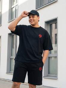 Manfinity EZcore 加大码男士休闲印花圆领短袖T恤短裤套装，夏季 - 黑色 - 查看 5