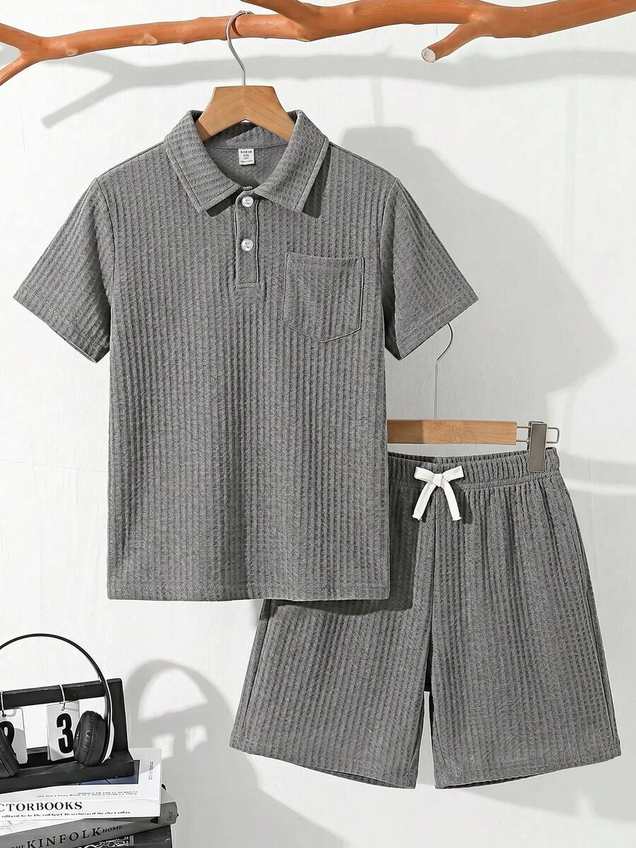 SHEIN 兒童青少年男孩休閒寬鬆純色 Polo 短袖 T 恤與短褲 2 件套,適合通勤、上學、日常休閒外出,灰色 - 彩色 - 查看 1