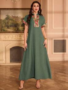 Al Najma 刺繡領花卉肩袖小立領優雅洋裝 - 綠色 - 查看 4