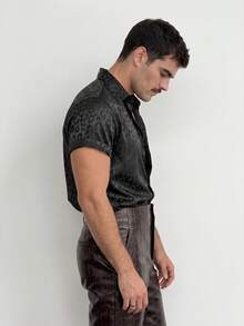 DSELFIQUE Männer Shirt mit Leopard Jacquard - Schwarz - Übersicht 3