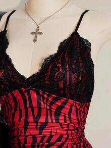 SHEIN ICON 大尺碼夏季時尚蕾絲拼接細肩帶背心 - 酒紅色 - 查看 6