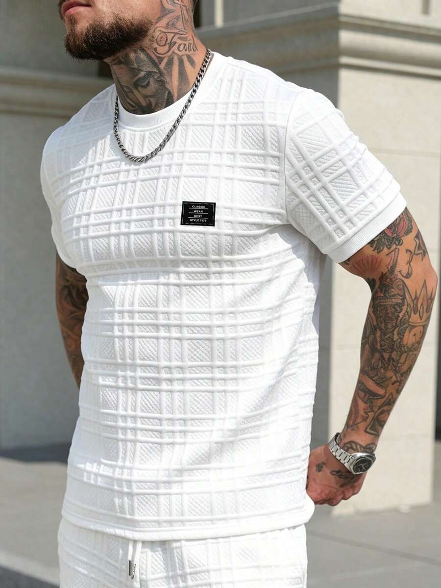 Manfinity Homme 男士針織提花素色紋理領口與袖口羅紋飾邊T恤，度假風 - 白色 - 查看 1