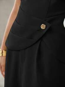 MOTF PREMIUM STRAPLESS SLIMMING EXQUISITE 2 PIECES SET WITH ROSE BUTTON DECOR, ELEGANT CASUAL COMMUTE OUTFIT - Black - View 2