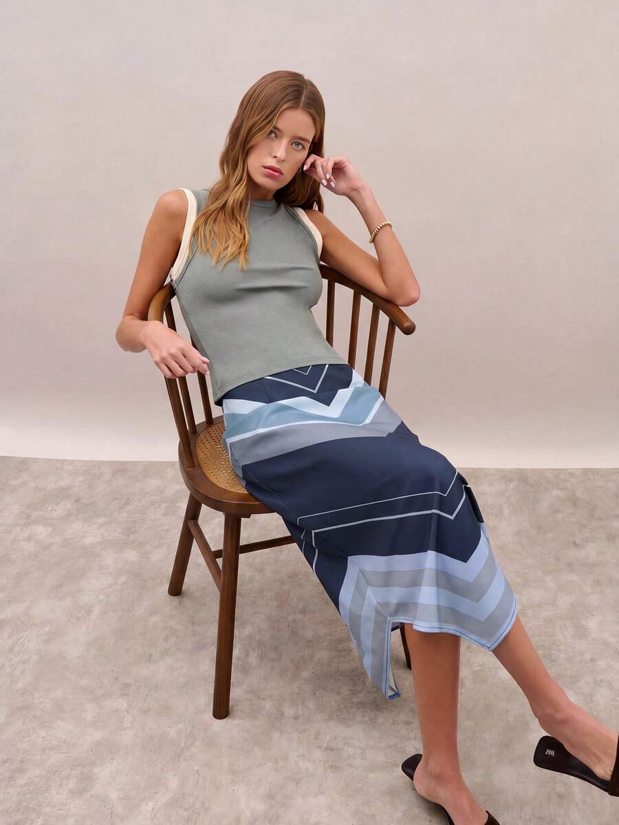 Nöista Printed V-Shape Midi Skirt With Mid-Rise Waist And Side Zip, Elegant Fall Casual, Back To School, Going Out, Office Style - Multicolor - View 1
