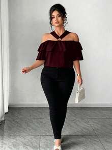 Elenzga Blusa elegante de talla grande con hombros descubiertos, decoración de anillo de metal, ribete de volantes y cuello cuadrado - Burdeos - Ver 6