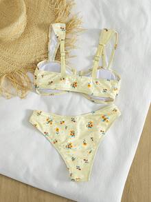 Swim Vcay Set Baju Renang Bikini Wanita Musim Panas Warna Krem Manis Segar Motif Bunga Leher U Tali Lebar Pinggang Tinggi Ramping Berkerut untuk Liburan Pemandian Air Panas Pantai - MultiWarna - View 2