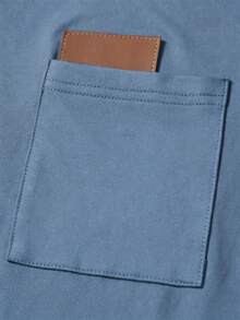 Manfinity Homme Kaos Pria Lengan Pendek Kerah Bulat dengan Saku Tempel di Dada Kiri dan Label Kulit - Dusty Blue - View 7