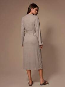 Lazeform Soft Skin-Friendly Ruffle Bell Sleeve Loose Slimming Women's Loungewear Robe - Dusty Purple - View 2