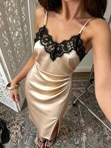 EMERY ROSE 性感貼身蕾絲拼接細肩帶開衩優雅洋裝 夏季海灘度假休閒旅行辣妹女款洋裝 - 杏色 - 查看 3
