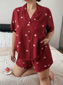 Napfluff CURVE Napfluff CURVE Set Piyama Ukuran Besar Lengan Pendek dengan Kerah Motif Hati Bergaris - Merah - View 5