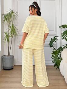SHEIN EZwear 黃色與白色條紋上衣長褲休閒正裝商務休閒端莊大尺碼女裝套裝，適合度假、辦公室、早午餐、半正式場合，夏季穿著 - 薑色 - 查看 2