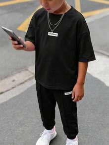 SHEIN 兒童 2件組 青少年男孩休閒字母編織標籤裝飾黑色套頭T恤與長褲套裝，適合學校、花園、海灘、生日，春夏季 - 黑色 - 查看 8
