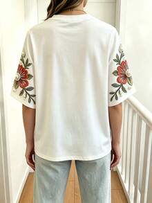 EMERY ROSE Women's Faux Embroidery Floral T-Shirt, Crew Neck Short Sleeve Top With Pearl & Rhinestone Decor, Casual Versatile All-Season Tee - Multicolor - View 2