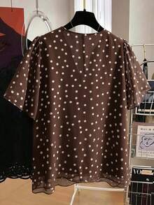 Modelyn Blus Wanita Ukuran Besar Model Plus dengan Kerah Bentuk Tetesan Air, Ruffle, Lengan Pendek, Bahan Chiffon, Motif Polkadot, Potongan Longgar, Cocok untuk Liburan di Rumah atau Acara Musim Panas - Coffee Brown - View 2