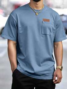 Manfinity Homme Kaos Pria Lengan Pendek Kerah Bulat dengan Saku Tempel di Dada Kiri dan Label Kulit - Dusty Blue - View 1