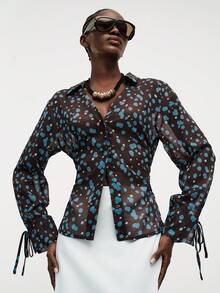 Aveloria Modichic Blusa de manga larga para mujer de verano y otoño, color azul café con contraste, asimétrica, pintada a mano con degradado y estampado de lunares, de gasa texturizada, cuello en V, ligeramente transparente, con puños con lazo y cintura fruncida, elegante, estilo old money, romántica, vintage, para ir a la oficina, moderna, para vacaciones, casual y versátil - Multicolor - Ver 1