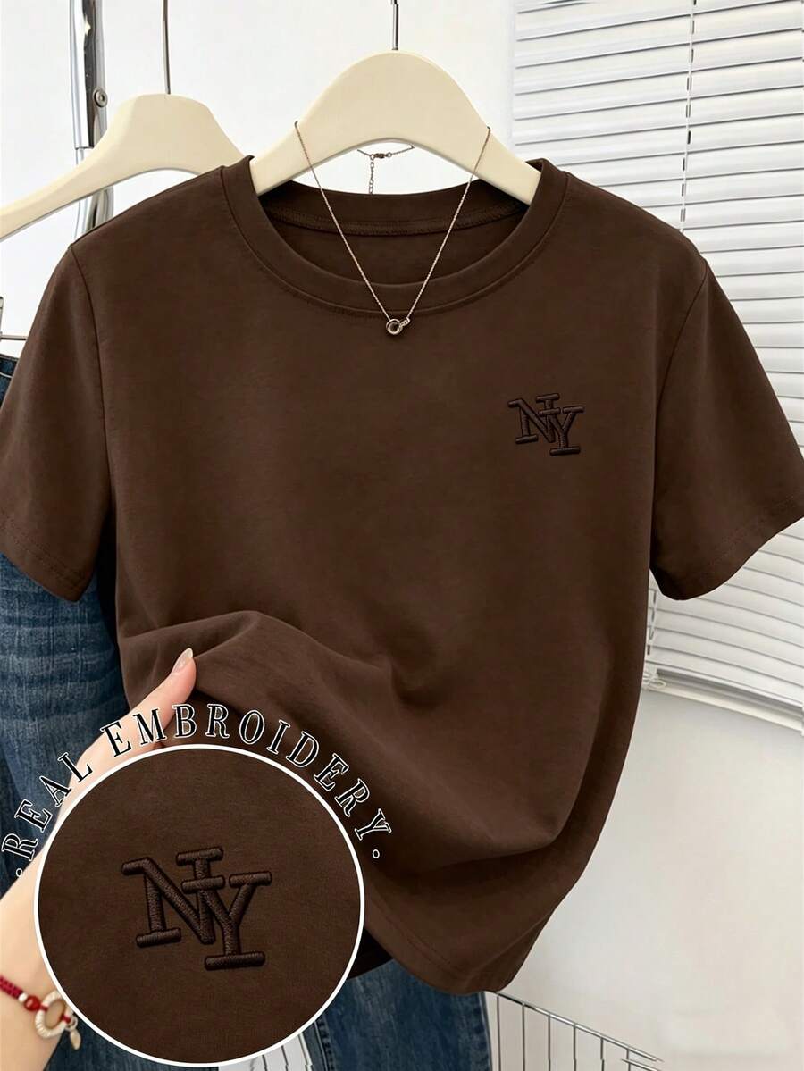 女款咖啡棕色 New York NY 字母刺繡寬鬆圓領短袖 T 恤,休閒夏季上衣,棕色休閒短袖,優雅舒適設計,休閒外出 T 恤 - 咖啡棕 - 查看 1
