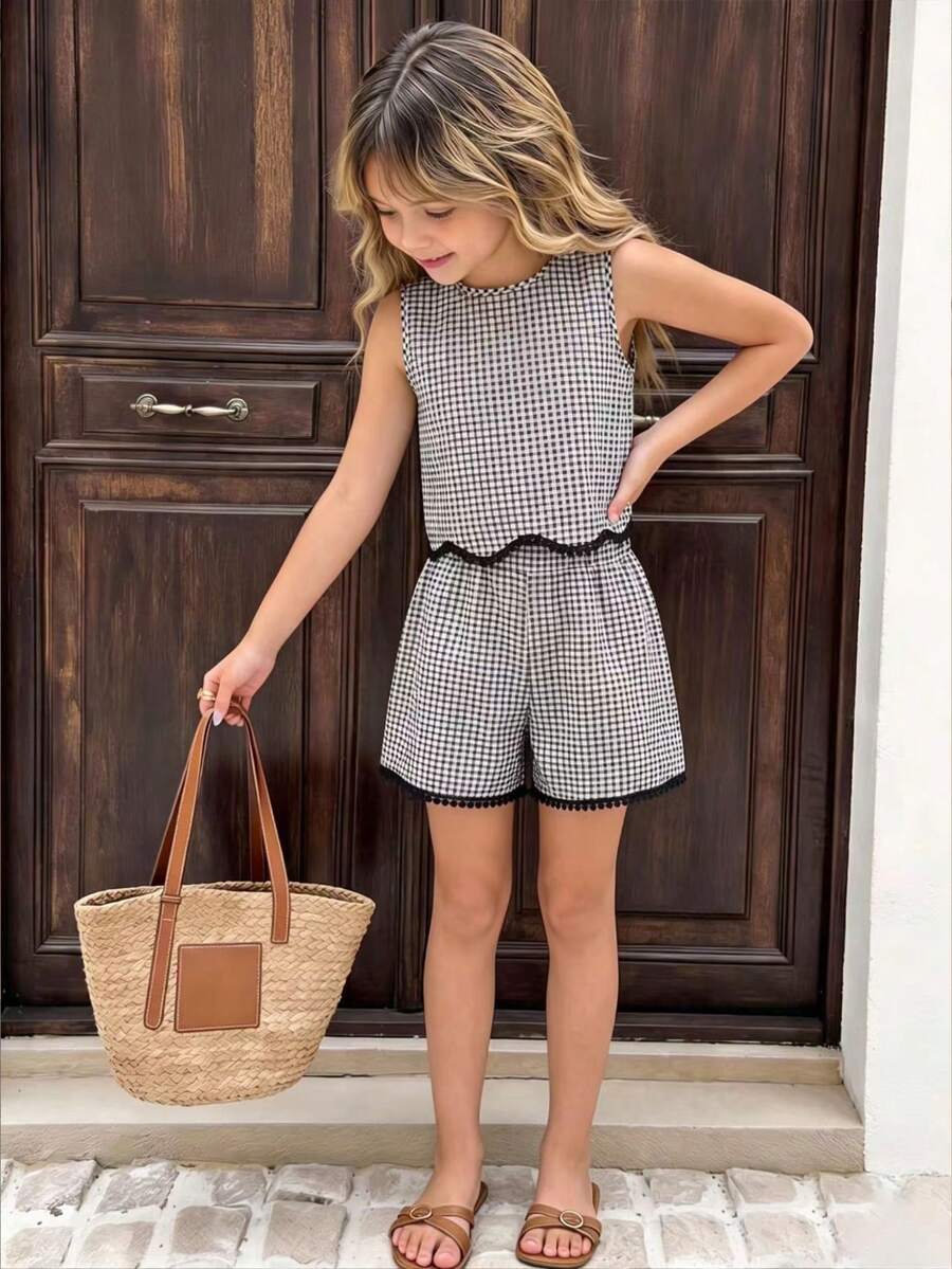 SHEIN Vintaside Kids 女童夏季黑白小格紋兩件套，流蘇蕾絲飾邊背心上衣 + 寬鬆短褲休閒套裝 - 彩色 - 查看 1