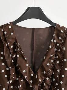 Modelyn Blus Wanita Ukuran Besar Model Plus dengan Kerah Bentuk Tetesan Air, Ruffle, Lengan Pendek, Bahan Chiffon, Motif Polkadot, Potongan Longgar, Cocok untuk Liburan di Rumah atau Acara Musim Panas - Coffee Brown - View 8