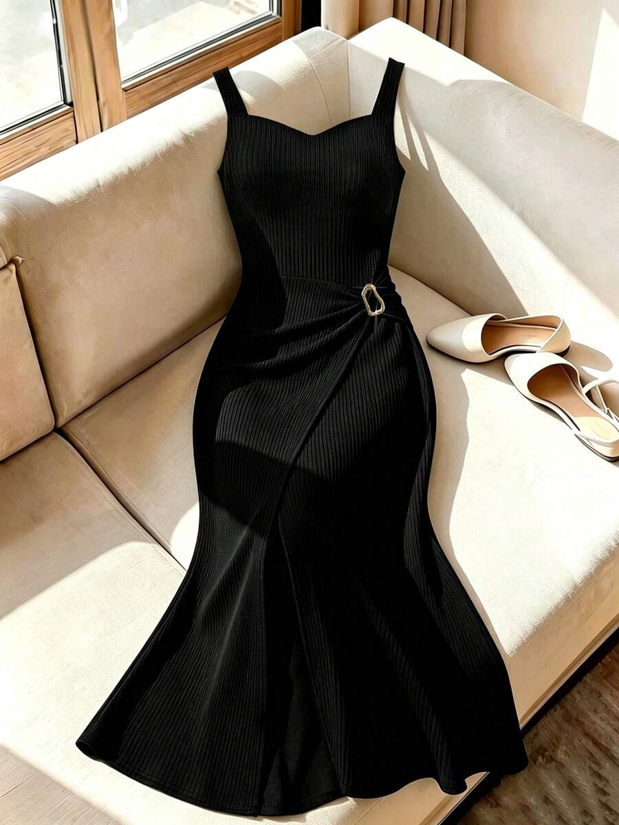 GlowEve CURVE Plus Size Versatile Textured Fabric Metal Decor Cami Dress - Black - View 1