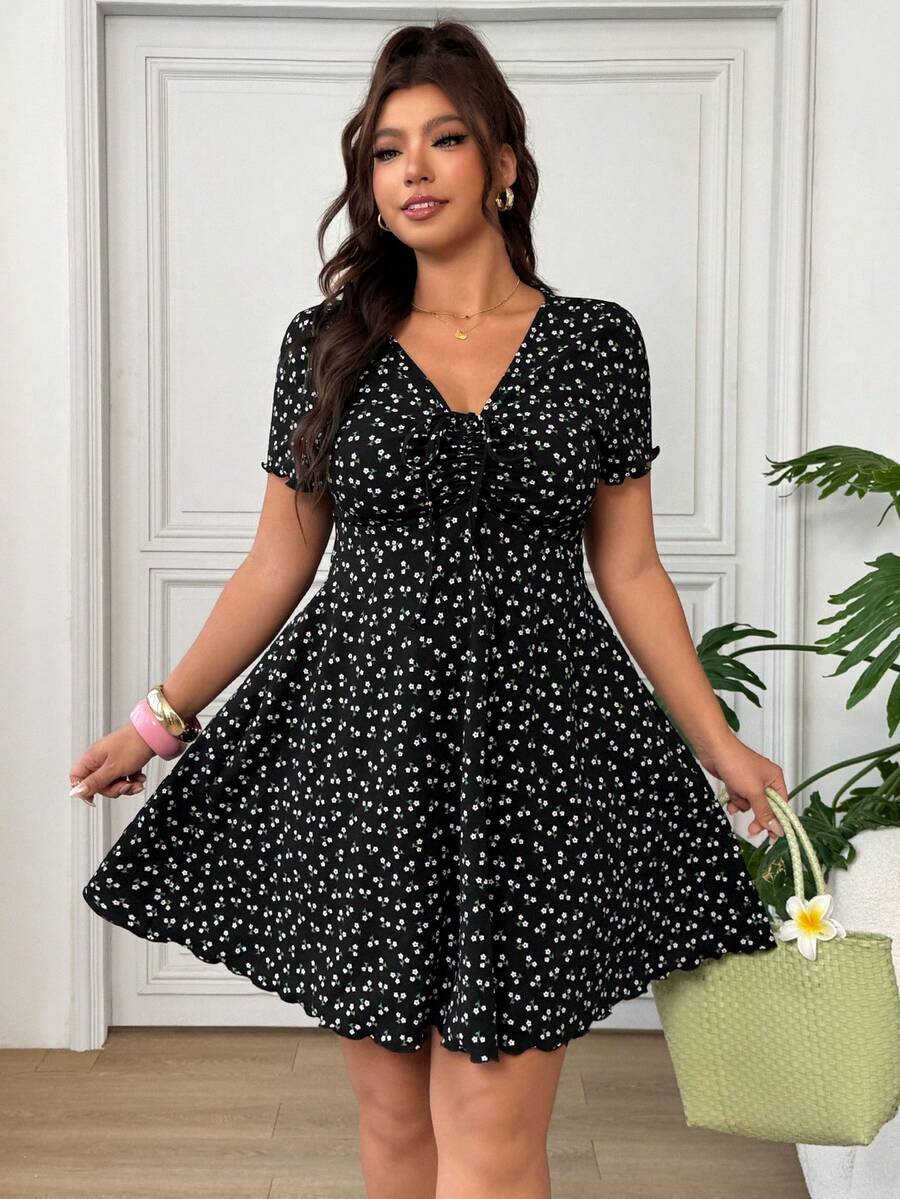 SHEIN EZwear 小碎花休閒大尺碼女款前綁帶短袖洋裝 - 彩色 - 查看 1