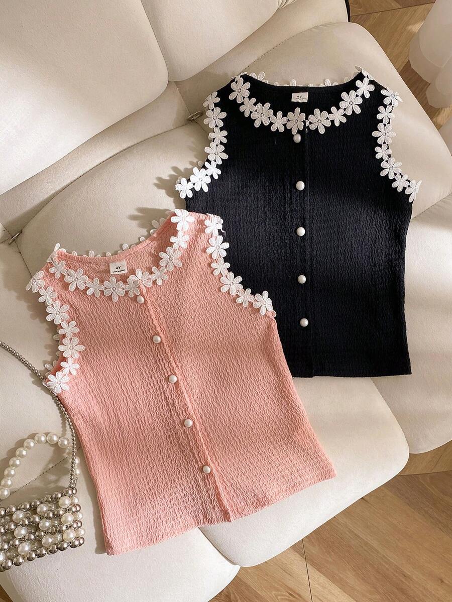 SHEIN Genkimix Kids 2件/組 女童幼童極簡時尚3D提花面料無袖背心上衣,袖口與領口飾有花卉裝飾,黑粉配色,夏季休閒百搭上衣 - 彩色 - 查看 1