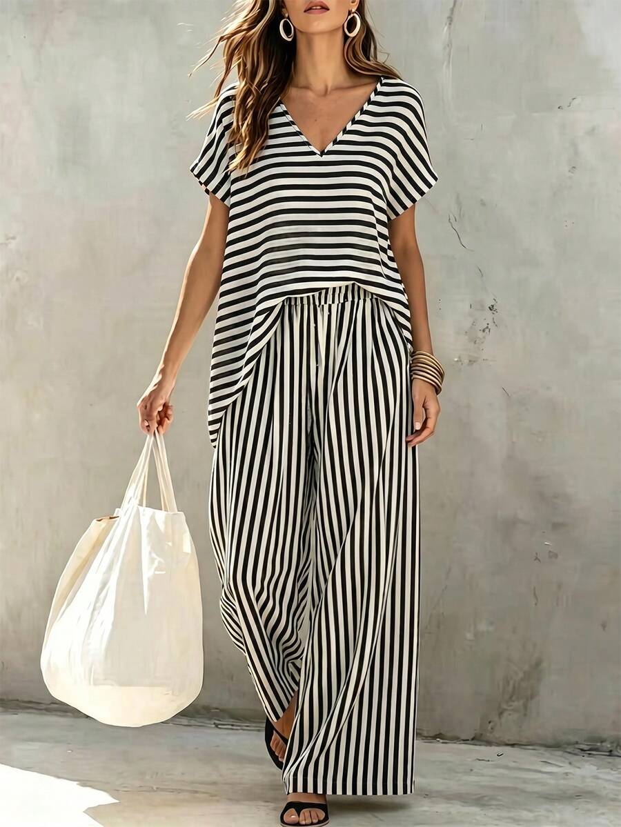 SHEIN LUNE CURVE 大尺碼女款夏季休閒度假條紋上衣與長褲兩件套,夏秋冬女裝,女款黑白條紋休閒服,女款夏季度假兩件套,女款優雅舒適兩件套,女款鄉村風兩件套,黑白條紋兩件套,女款沙灘裝兩件套,女款休閒兩件套 - 黑與白 - 查看 1