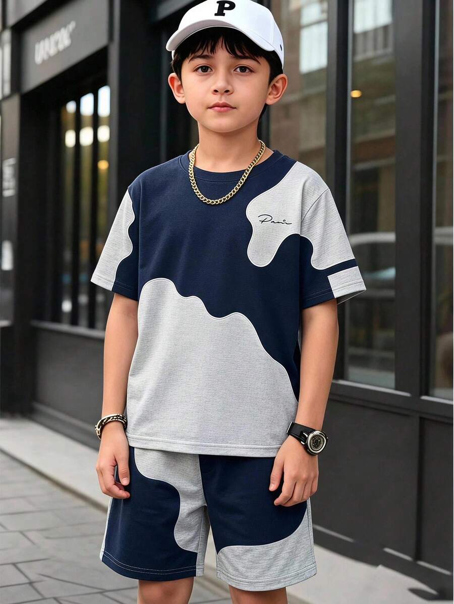 2件組青少年男孩休閒酷風英文標語印花時尚圓領短袖T恤與運動短褲套裝,適合假期派對、春夏穿著,舒適易穿,夏季必備時尚休閒穿搭,春夏街頭風,開學休閒穿搭,適合戶外野餐 - 黑色 - 查看 1