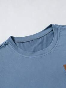 Manfinity Homme Kaos Pria Lengan Pendek Kerah Bulat dengan Saku Tempel di Dada Kiri dan Label Kulit - Dusty Blue - View 5
