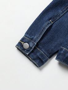 SHEIN 女童牛仔夾克，彩色愛心刺繡可愛休閒長袖單排扣牛仔上衣，經典深藍色水洗牛仔色，百搭日常女童牛仔夾克，適合兒童日常穿著、派對和拍照 - 深色水洗藍 - 查看 7