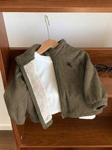 SHEIN 男嬰可愛秋冬麂皮保暖內裡立領夾克卡其色拉鍊外套 中性嬰兒衣 冬季嬰兒服 適合室內、戶外、日常、運動、玩耍、派對、攝影、度假、節日、電音派對 - 軍綠色 - 查看 5