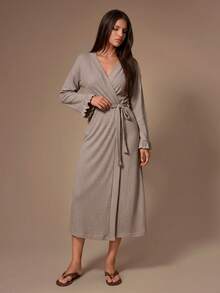Lazeform Soft Skin-Friendly Ruffle Bell Sleeve Loose Slimming Women's Loungewear Robe - Dusty Purple - View 5