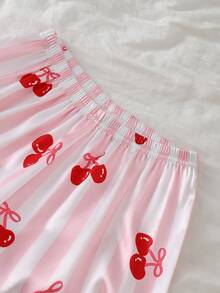SHEIN Conjunto casual de descanso para niñas con estampado de cerezas rojas y rayas rosas, ribete de satén de seda sintética, contraste de color, manga larga, frente abierto y cuello de solapa - Multicolor - Ver 6