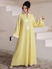 SHEIN Najma Đầm casual dáng rộng cổ đứng nhỏ, vải vân nổi màu vàng nhạt, đính hạt thêu ren viền - Màu vàng - Xem 4