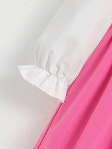 SHEIN 女童亮玫瑰紅洋裝，純白色長袖，雙層鏤空蕾絲領口，門襟三顆圓鈕扣，側面精緻蕾絲飾邊，小荷葉邊袖口，自然收腰，柔軟垂墜裙擺，充滿少女俏皮氛圍，適合夏秋穿著 - 彩色 - 查看 7