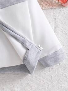 SHEIN Elladie kids 女童休閒運動灰色+桃粉色+奶油白三色幾何拼接對比夾克，胸前精緻小印花，適合日常穿著；可搭配運動束口褲、牛仔褲、百褶裙，適用校園日常、休閒出遊、居家社交、家庭聚會、短途旅行 - 彩色 - 查看 7