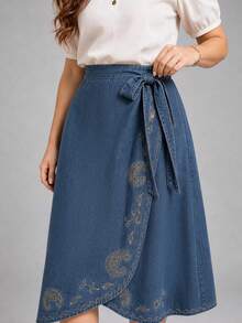 EMERY ROSE Plus Size Women's Casual Everyday Denim Skirt With Cashew Embroidery Pattern - Medium Wash - View 7