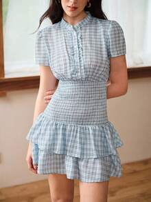 SHEIN LUNE Nuevo vestido corto de manga corta con cintura fruncida y decoración de capas de tela a cuadros, estilo dulce, romántico, francés y lindo, estampado de cuadros azules para picnic y brunch de verano - Azul - Ver 7