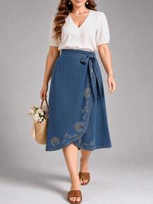 EMERY ROSE Plus Size Women's Casual Everyday Denim Skirt With Cashew Embroidery Pattern - Medium Wash - View 1