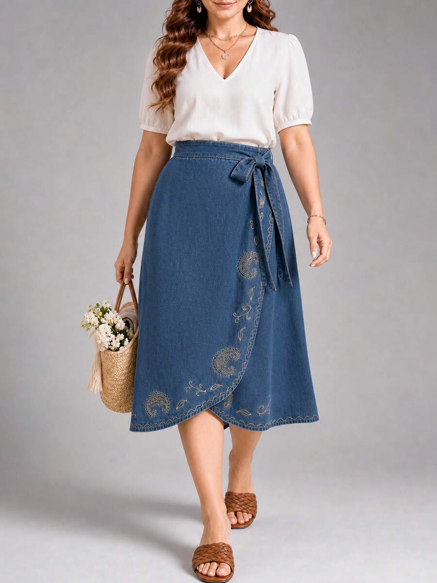 EMERY ROSE Plus Size Women's Casual Everyday Denim Skirt With Cashew Embroidery Pattern - Medium Wash - View 1