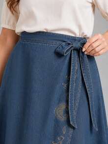 EMERY ROSE Plus Size Women's Casual Everyday Denim Skirt With Cashew Embroidery Pattern - Medium Wash - View 5