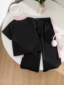 SHEIN Playful Pals 女童春夏休閒新款T恤套裝，雙條紋編織緞帶3D蝴蝶結裝飾圓領插肩袖T恤上衣搭配休閒長褲，2件套，適合日常穿著、上學、外出、度假、運動、派對、節日，春夏穿搭 - 黑色 - 查看 2