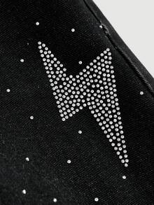 SHEIN 男童牛仔短褲，夏季，柔軟，棉質，休閒，時尚，百搭，舒適，極簡，彈性腰帶，經典五口袋款式，正面飾有細小散佈水鑽，右腿飾有一顆大閃電水鑽，寬鬆直筒褲管，黑色水洗牛仔膝長短褲，適合日常穿著與度假 - 黑色 - 查看 8