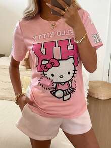 CovetEZ HELLO KITTY AND FRIENDS | SHEIN 女款夏季寬鬆圓領短袖T恤，休閒極簡運動街頭百搭，適合派對、機場、音樂節，數字英文字母學院風啦啦隊可愛貓咪印花圖案 - 彩色 - 查看 3